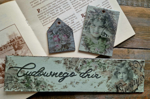 Deseczka vintage, zestaw z domkiem i tabliczką Deseczka vintage, zestaw z domkiem i tabliczką